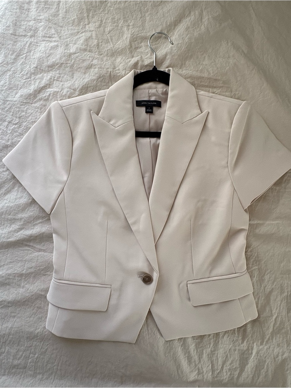 Ann Taylor Cream Short-Sleeve Blazer Vest Jacket